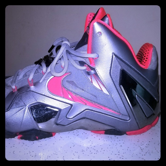 lebron james special edition shoes